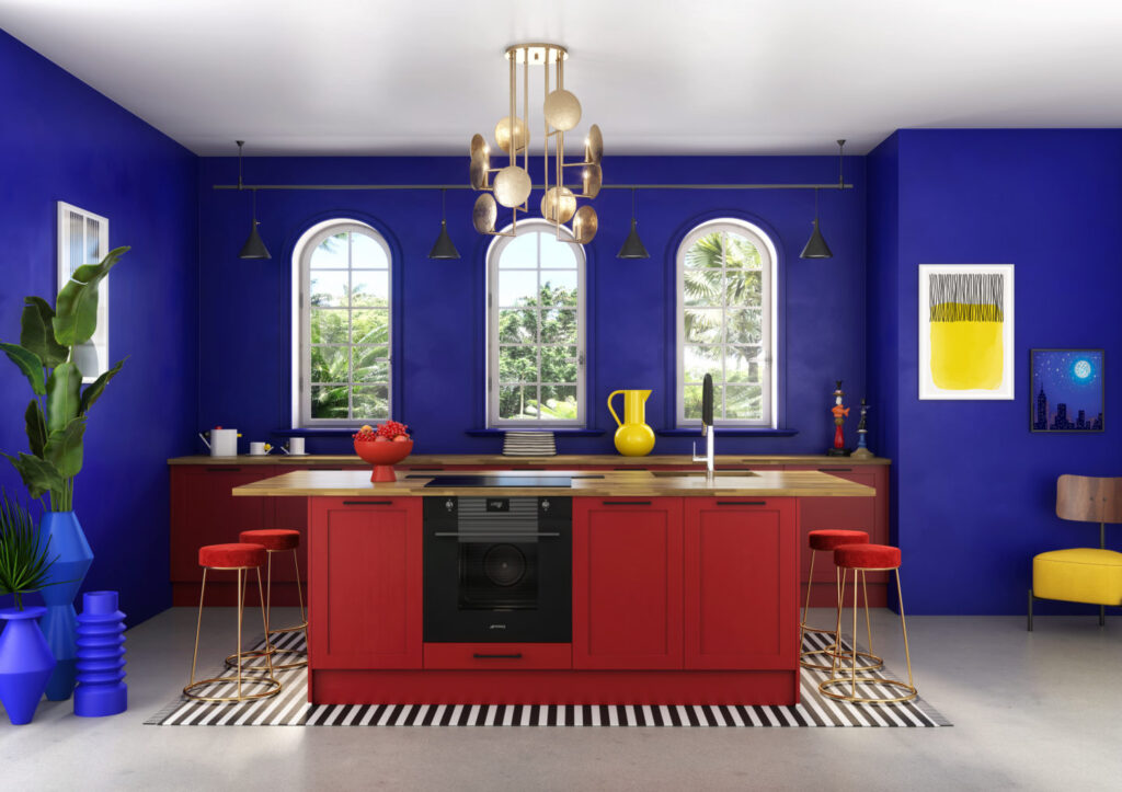 Photographie d'une cuisine avec des couleurs originales en lien avec rénovation de cuisine ancienne 